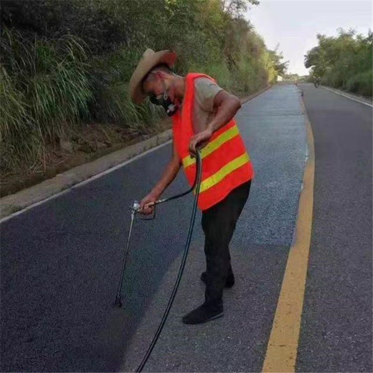 常州 彩色防滑路面的底涂是保障路面附着力