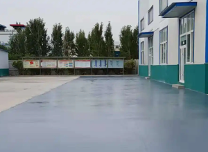 常州彩色路面喷涂翻新的材料对冬季